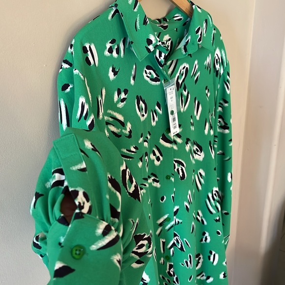 Investments Women Green Leopard Print Ladies 2X
Button Up Blouse New With Tags - Picture 8 of 10